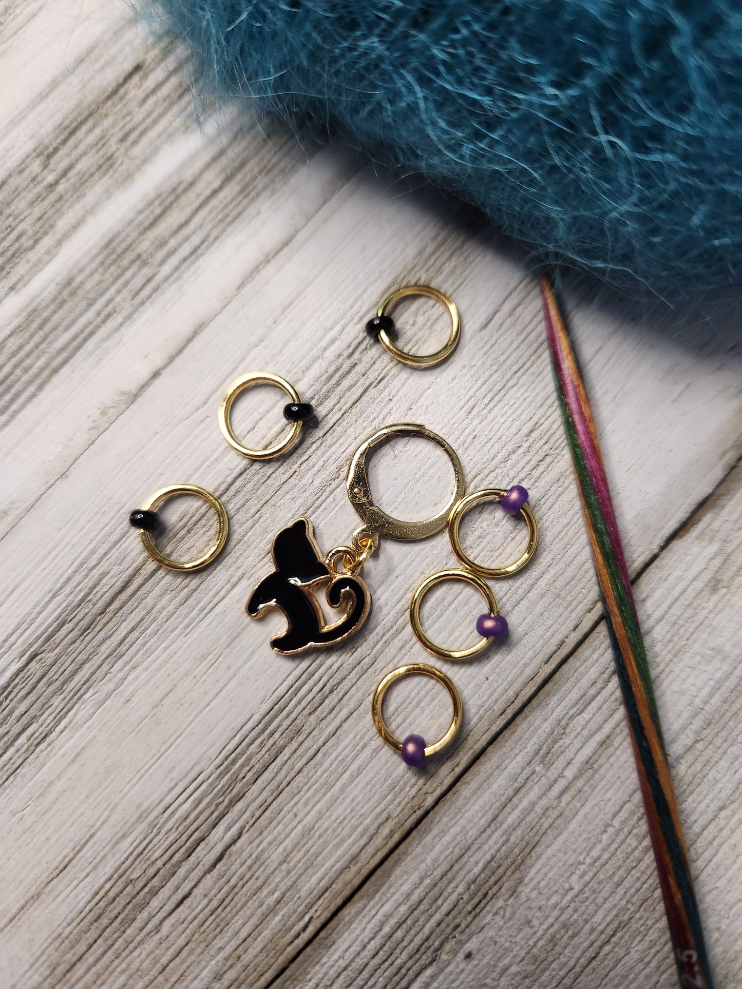 Knitting Stitch Markers & Progress Keeper